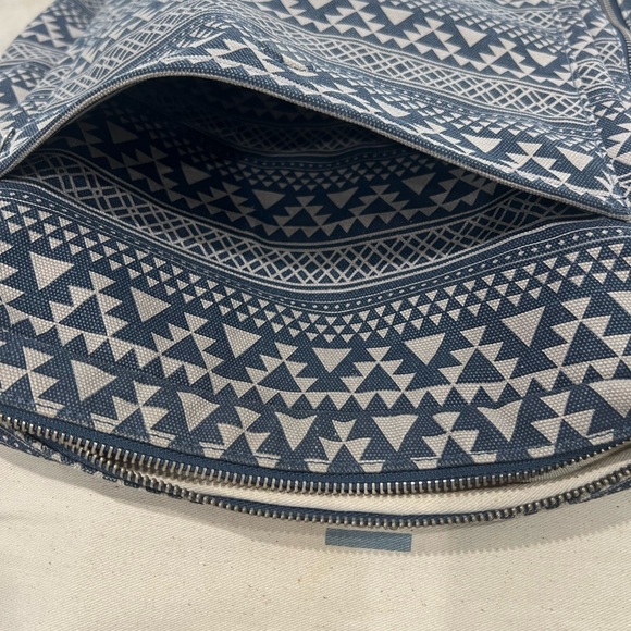 Tom’s Patterned Backpack - Picture 10 of 10